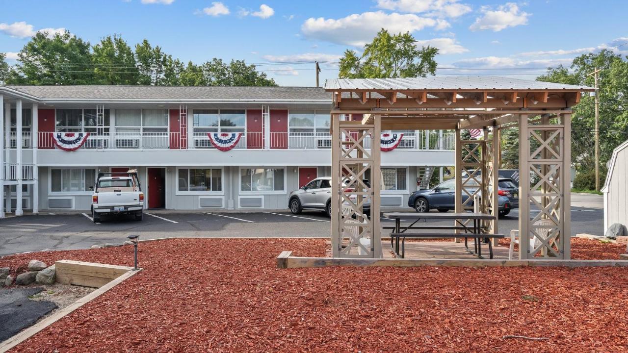 Grand Traverse Motel Traverse City Exterior photo