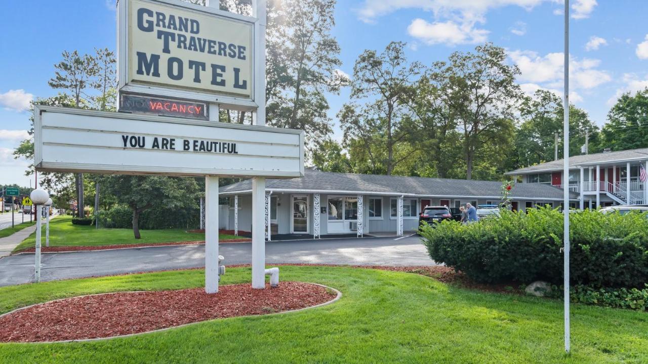 Grand Traverse Motel Traverse City Exterior photo