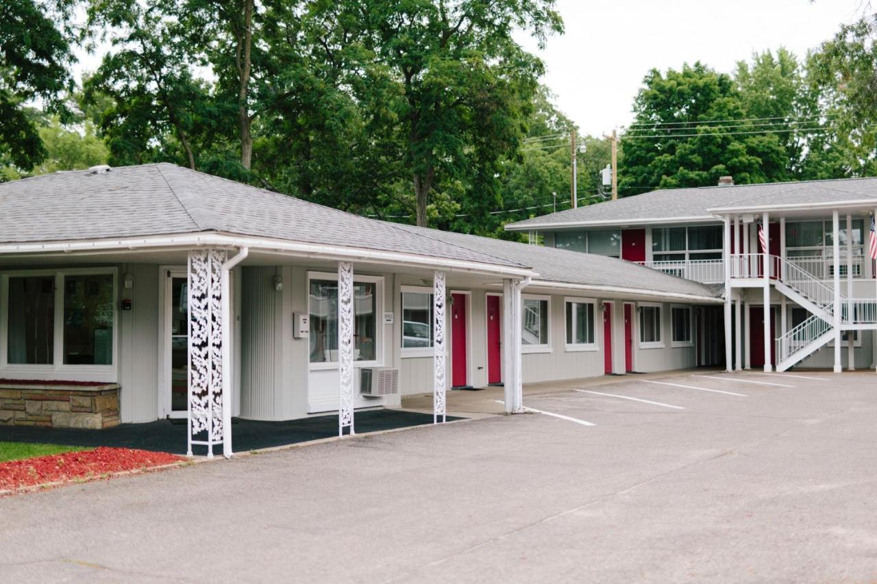 Grand Traverse Motel Traverse City Exterior photo