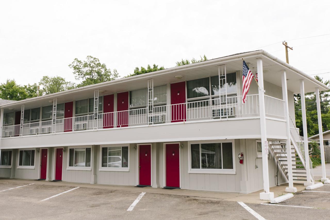 Grand Traverse Motel Traverse City Exterior photo